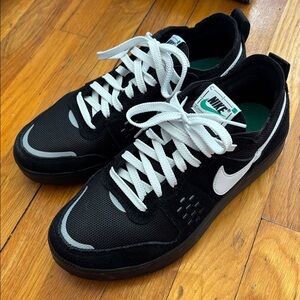 Nike C1TY Men’s 7.5 Black Barely Worn